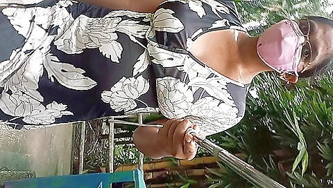 Hot solo babe with big tits and a nice ass walks in the park