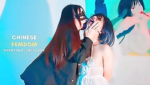 Chinese amateur bitch is getting fucked in her feet